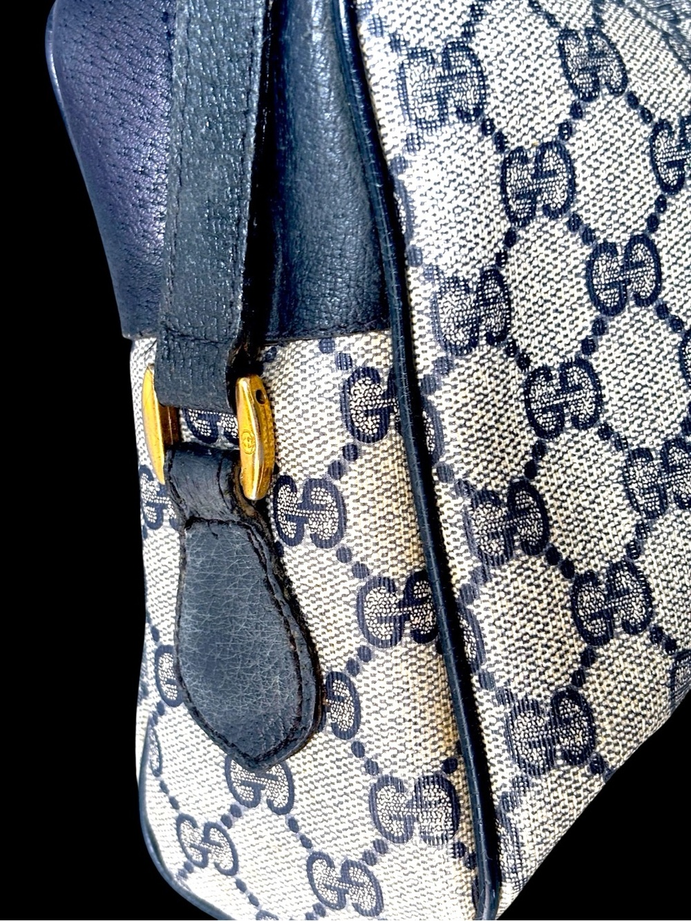 Authentic Gucci Vintage GG Canvas Crossbody with Navy & Red Web Stripe Tassel - Picture 7 of 13